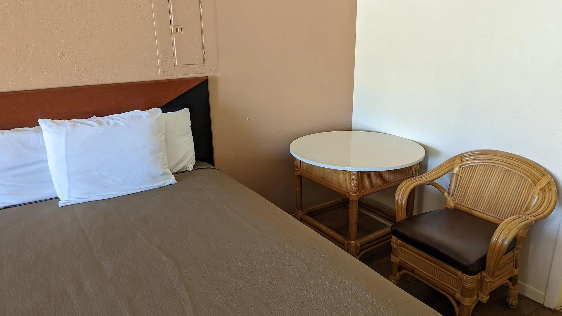 Summer Breeze Motel Upper Grand Lagoon 2*,