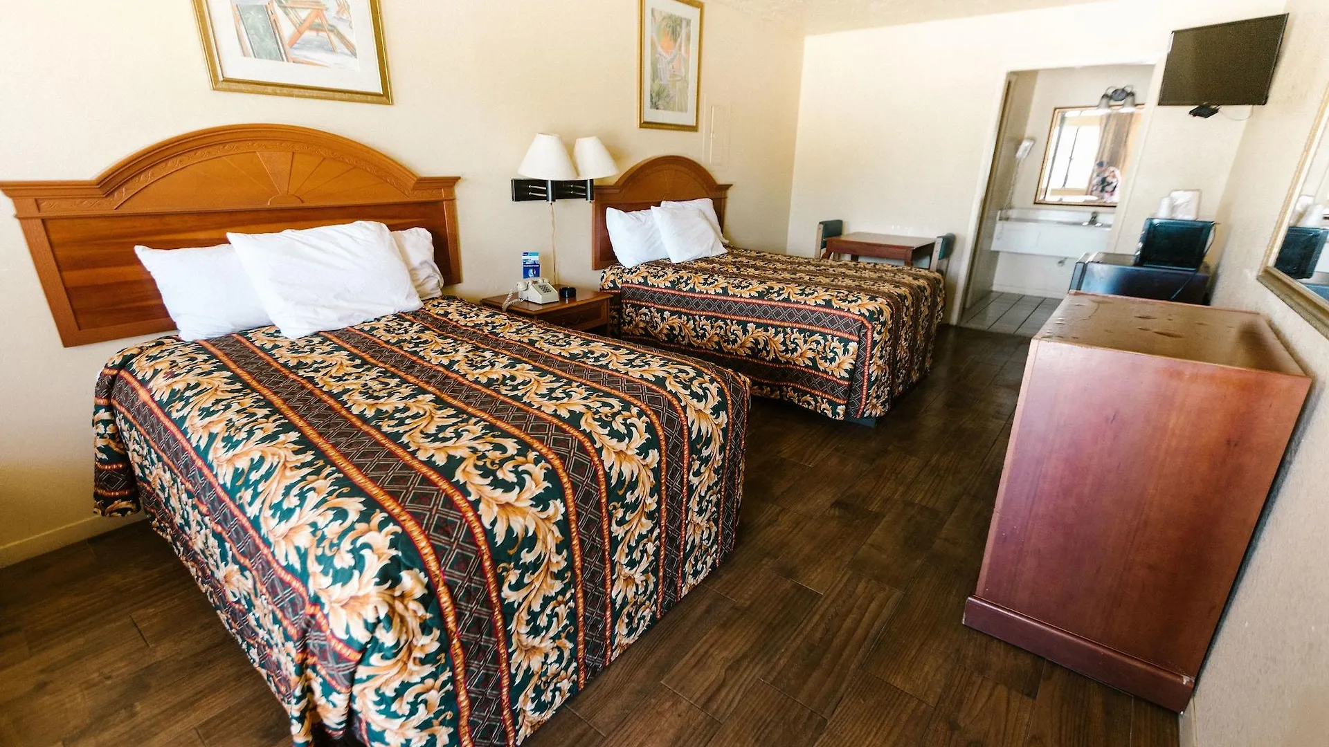 Summer Breeze Motel Upper Grand Lagoon