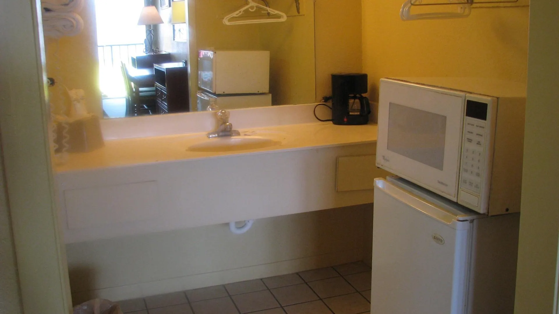 Summer Breeze Motel Upper Grand Lagoon