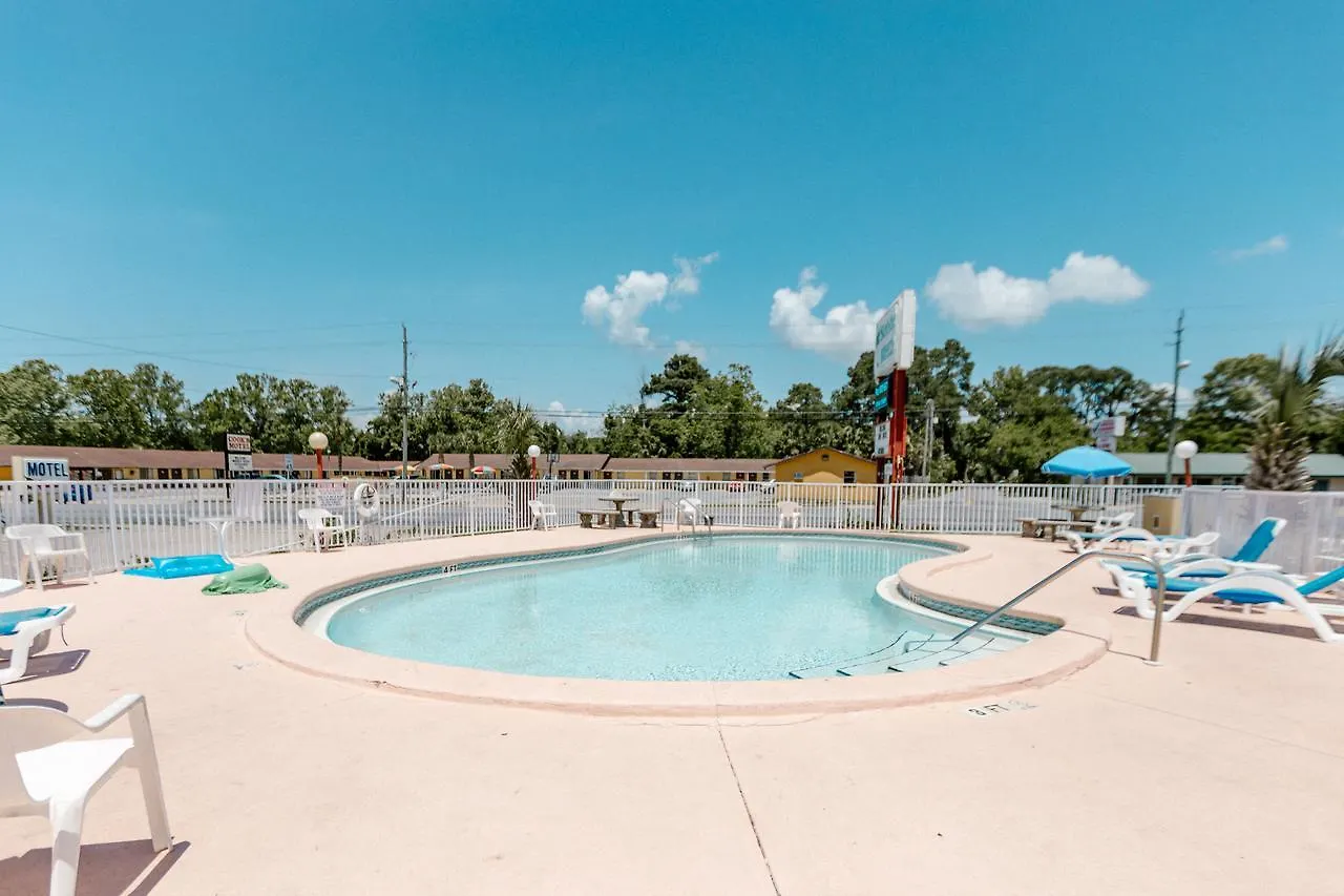 Summer Breeze Motel Upper Grand Lagoon