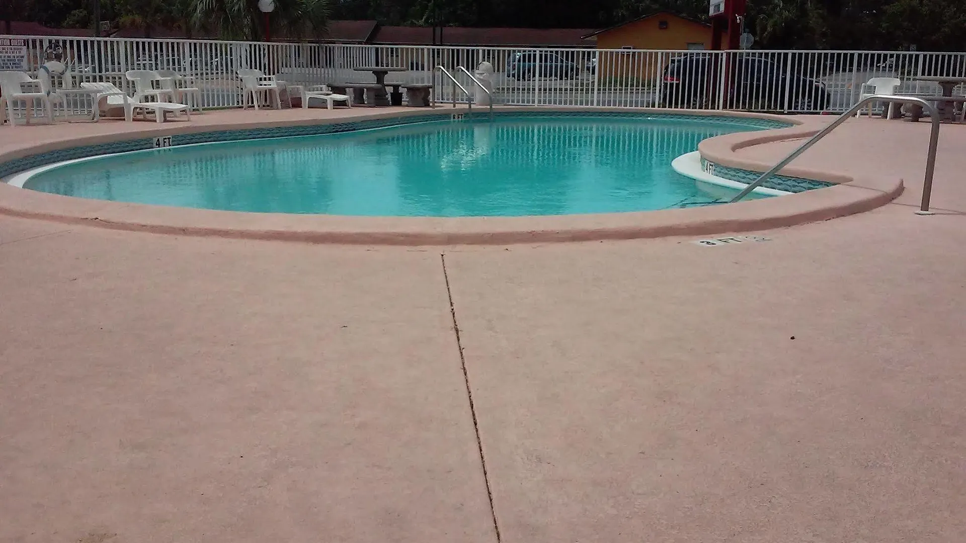 Summer Breeze Motel Upper Grand Lagoon