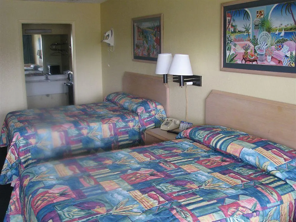 Summer Breeze Motel Upper Grand Lagoon