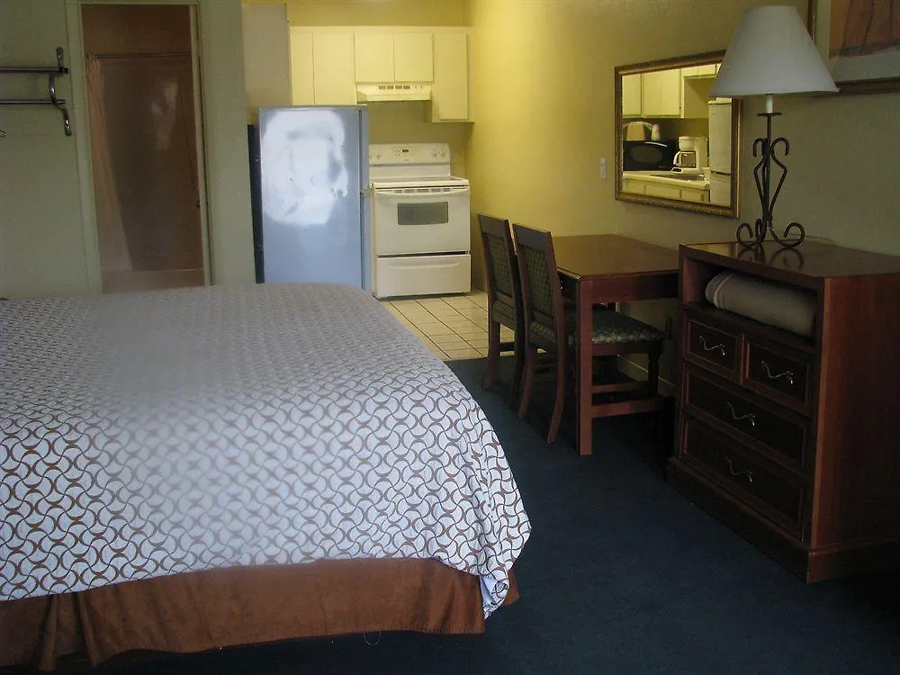 Summer Breeze Motel Upper Grand Lagoon