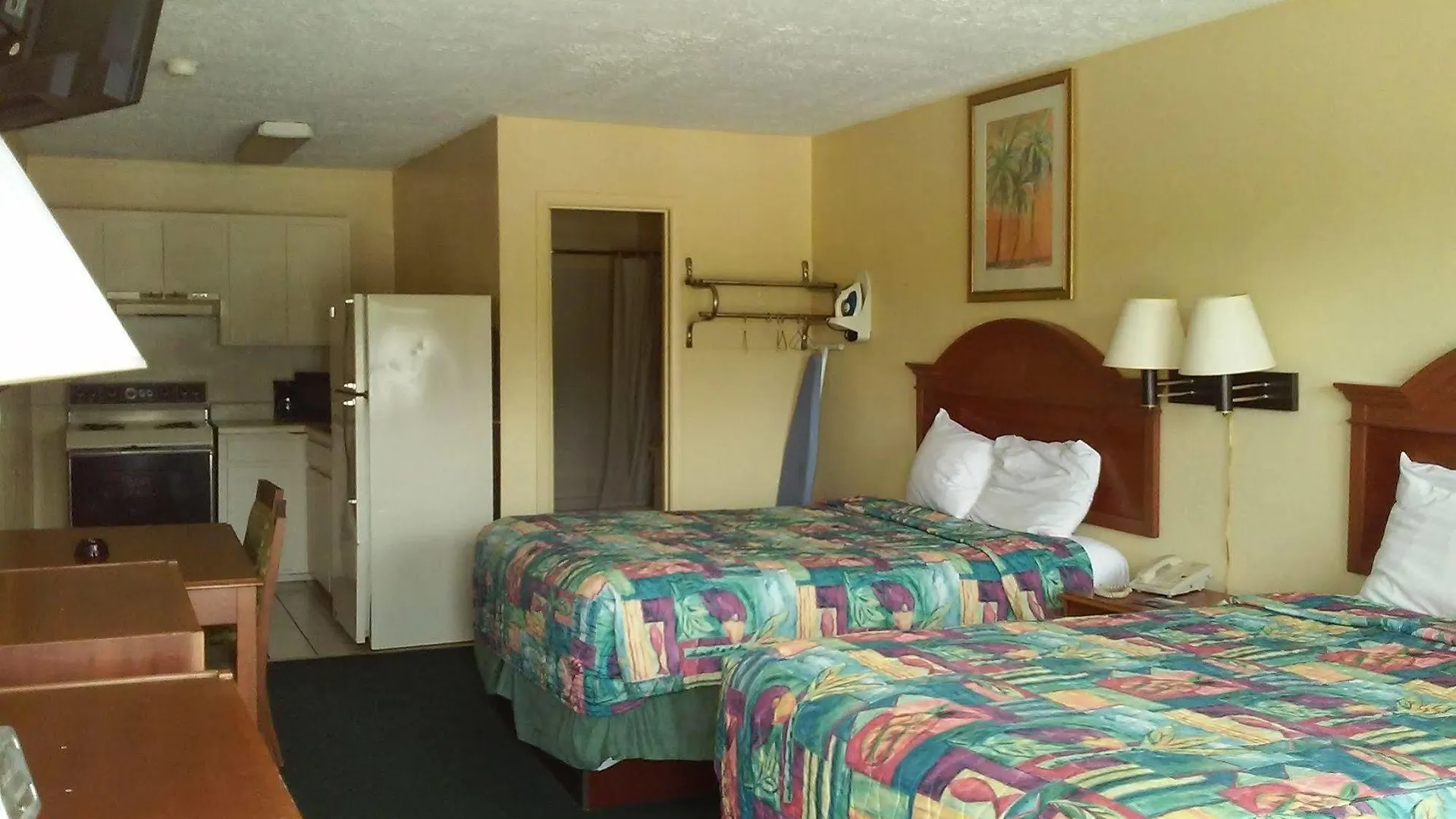 Summer Breeze Motel Upper Grand Lagoon
